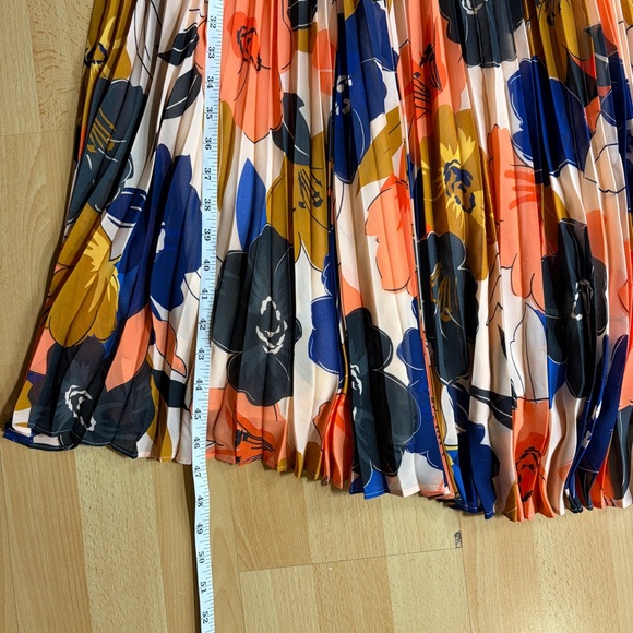 Sézane Nissa Floral Accordion Pleated Midi Dress in Peach, Navy & Coral Event - Picture 14 of 14